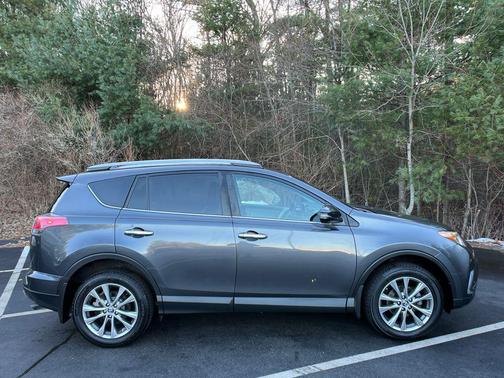 2017 Toyota RAV4 Limited
