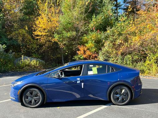 2026 Toyota Prius Plug-In Hybrid SE