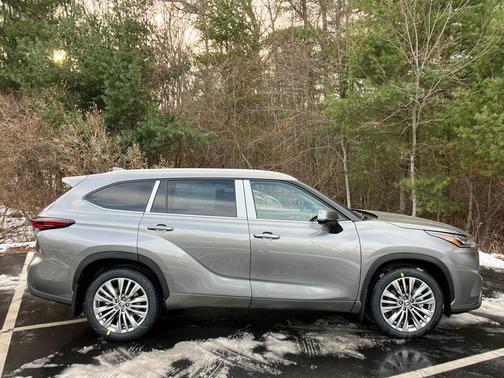 2026 Toyota Highlander Platinum