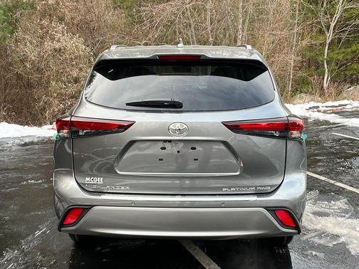 2026 Toyota Highlander Platinum