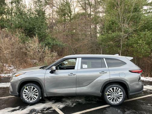 2026 Toyota Highlander Platinum