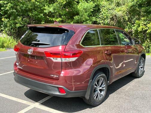 Ooh La La Rouge Mica 2018 Toyota Highlander LE Plus