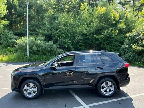 2022 Toyota RAV4 Hybrid LE