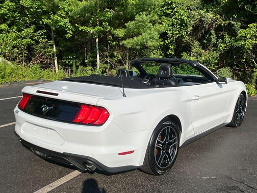 Oxford White 2021 Ford Mustang EcoBoost Premium