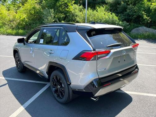 2025 Toyota RAV4 Hybrid SE