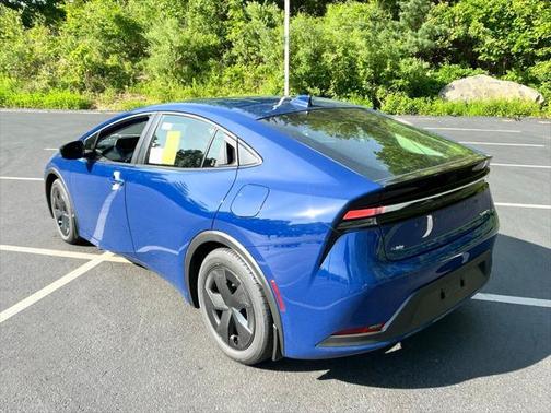 2025 Toyota Prius L