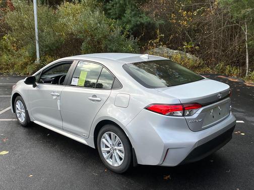 2026 Toyota Corolla Hybrid LE
