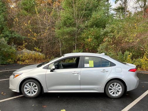 2026 Toyota Corolla Hybrid LE