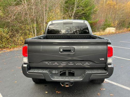 2022 Toyota Tacoma TRD Off Road