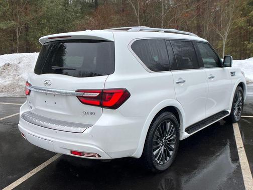 2022 INFINITI QX80 SENSORY AWD