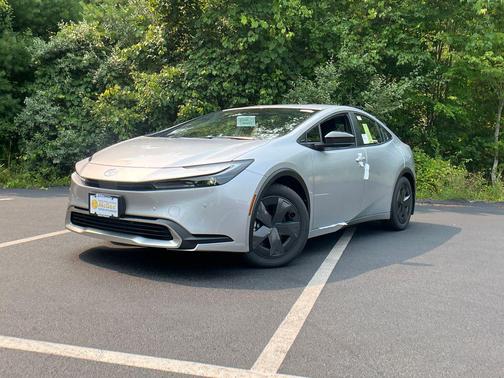 2025 Toyota Prius Plug-In Hybrid SE