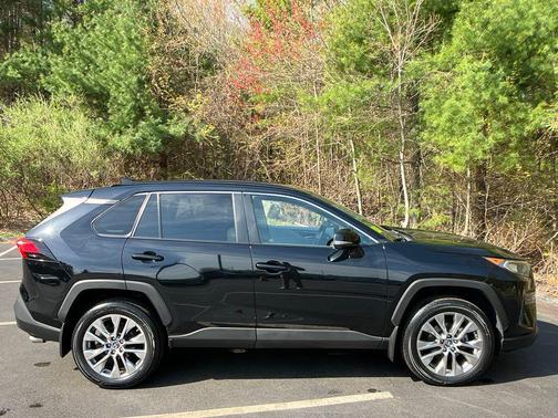 Midnight Black Metallic 2019 Toyota RAV4 XLE Premium