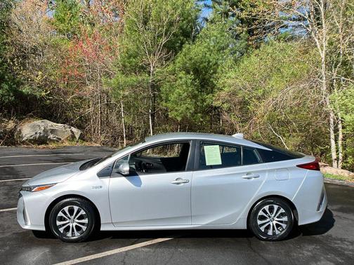 Classic Silver Metallic 2022 Toyota Prius Prime XLE