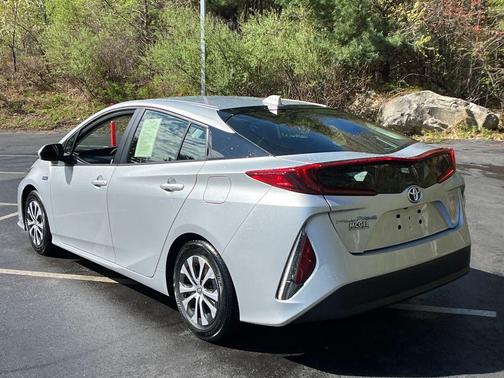 Classic Silver Metallic 2022 Toyota Prius Prime XLE