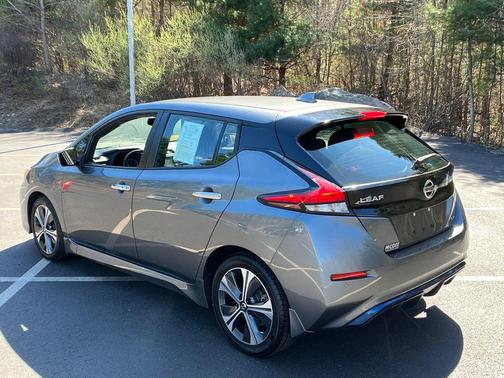 Gun Metallic 2021 Nissan Leaf SV 40 kWh