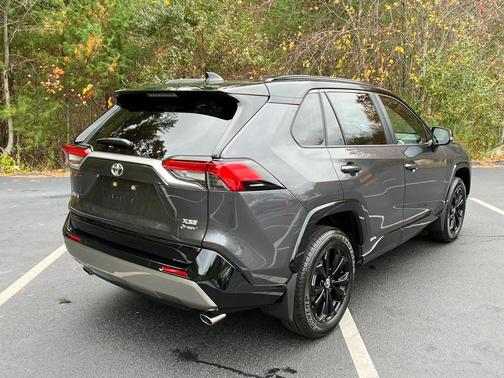 2025 Toyota RAV4 Hybrid SE