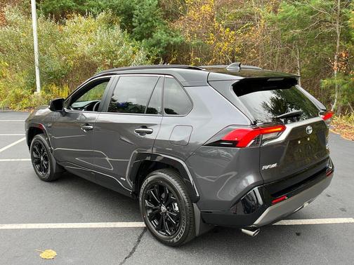 2025 Toyota RAV4 Hybrid SE