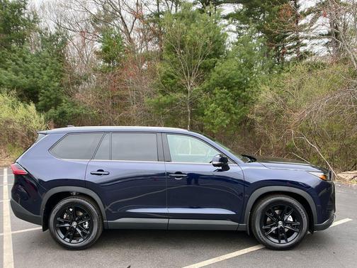 08x8 2026 Toyota Grand Highlander Platinum