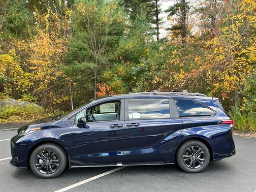 2025 Toyota Sienna XSE 7 Passenger