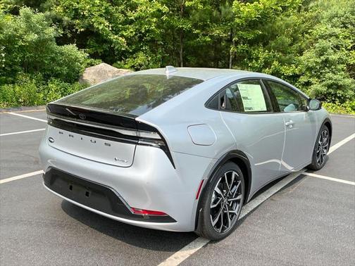 2025 Toyota Prius L