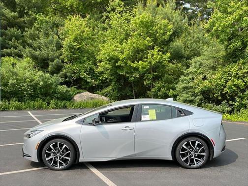 2025 Toyota Prius L