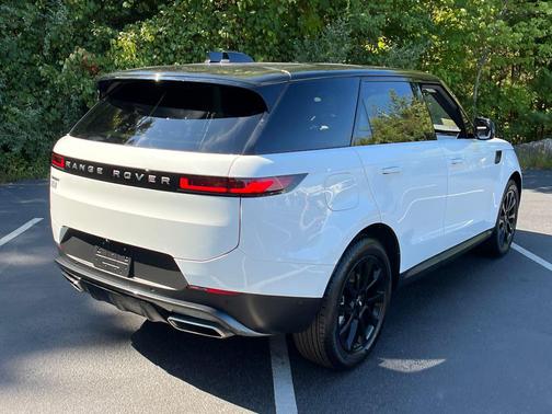 2024 Land Rover Range Rover Sport SE