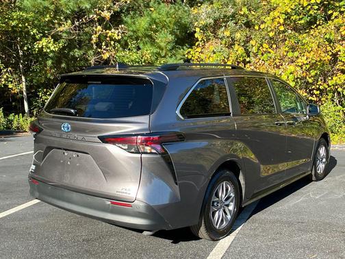 2023 Toyota Sienna XLE 7 Passenger