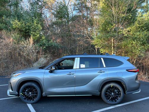 2026 Toyota Highlander XSE