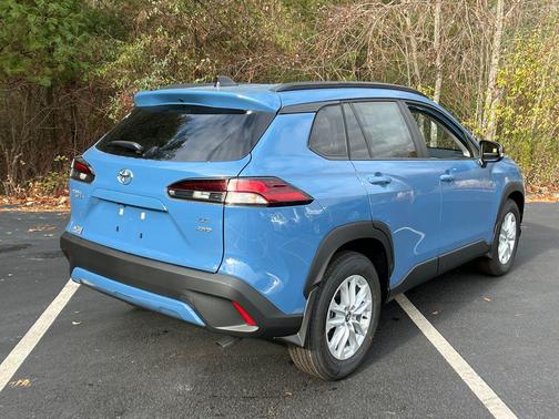 2026 Toyota Corolla Cross LE