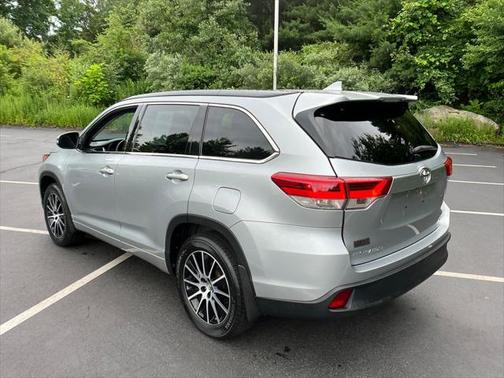 2017 Toyota Highlander SE