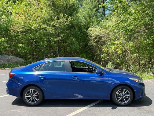 Deep Sea Blue 2023 Kia Forte LXS
