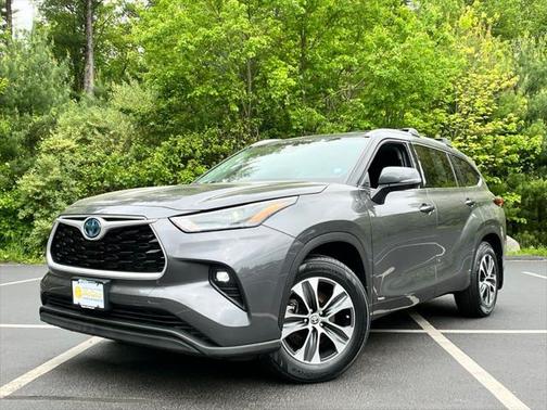 2022 Toyota Highlander Hybrid XLE