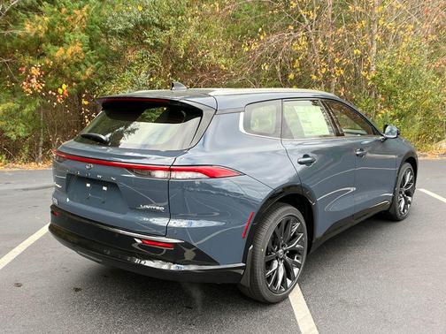 2025 Toyota Crown Signia Limited