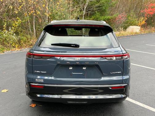 2025 Toyota Crown Signia Limited