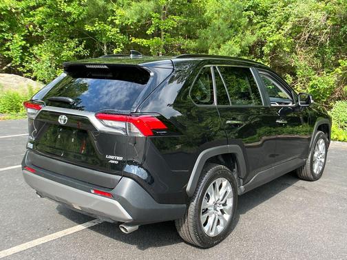 0218 2025 Toyota RAV4 Limited