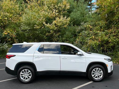 2023 Chevrolet Traverse LS