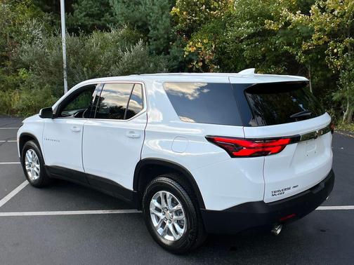 2023 Chevrolet Traverse LS