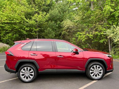 Pearl 2025 Toyota RAV4 Limited