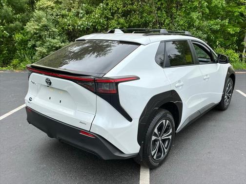 2025 Toyota bZ4X XLE