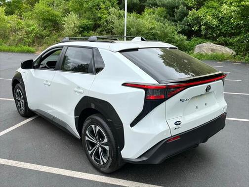 2025 Toyota bZ4X XLE