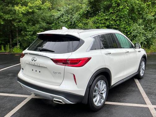 2022 INFINITI QX50 LUXE AWD