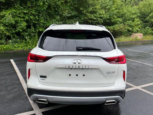 2022 INFINITI QX50 LUXE AWD
