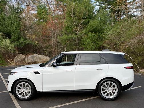 Fuji White 2023 Land Rover Range Rover Sport SE
