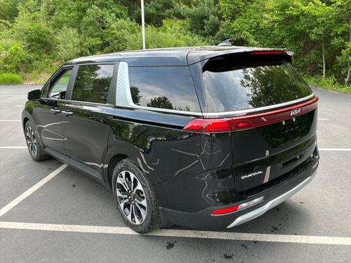 2024 Kia Carnival EX