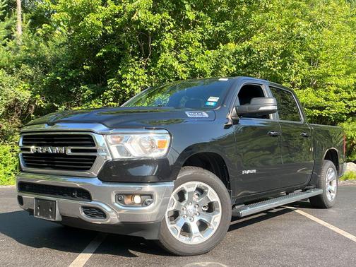 Diamond Black Crystal Pearlcoat 2021 RAM 1500 Big Horn/Lone Star