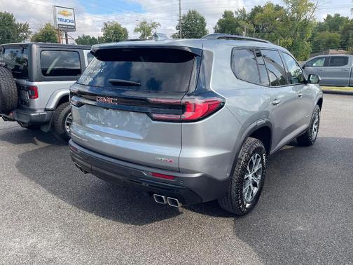 2024 GMC Acadia AT4