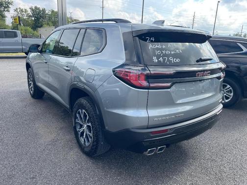 2024 GMC Acadia AT4
