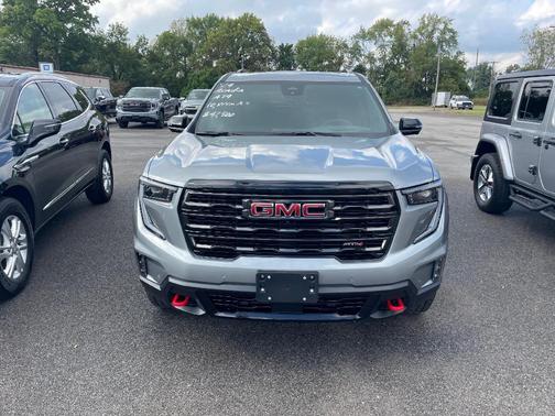 2024 GMC Acadia AT4