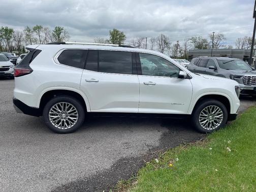 2025 GMC Acadia Denali