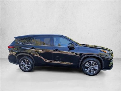 Midnight Black Metallic 2020 Toyota Highlander XLE
